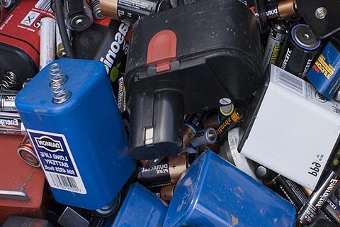 废锂电池回收厂家_风帆蓄电池回收价格_废旧电瓶多少钱回收